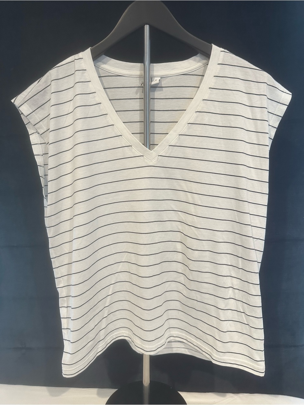Nordstrom White V-Neck Striped Tank Top
Size medium